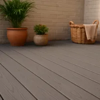 Harte-Flooring-deck-wpc-veteado-gris_mockup