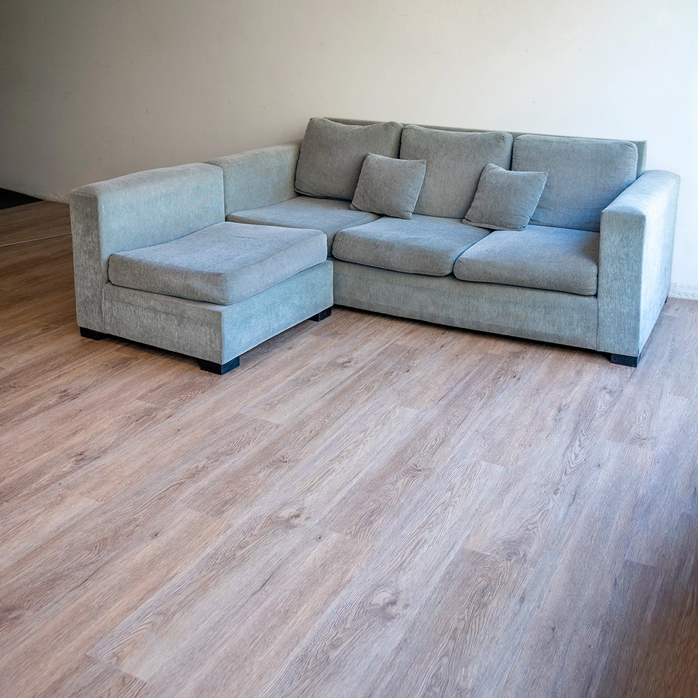 HarteFlooring-Pisos-SPC-Arce-Ambientada1