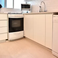 HarteFlooring-Pisos-SPC-Caoba-5mm-Ambientada1