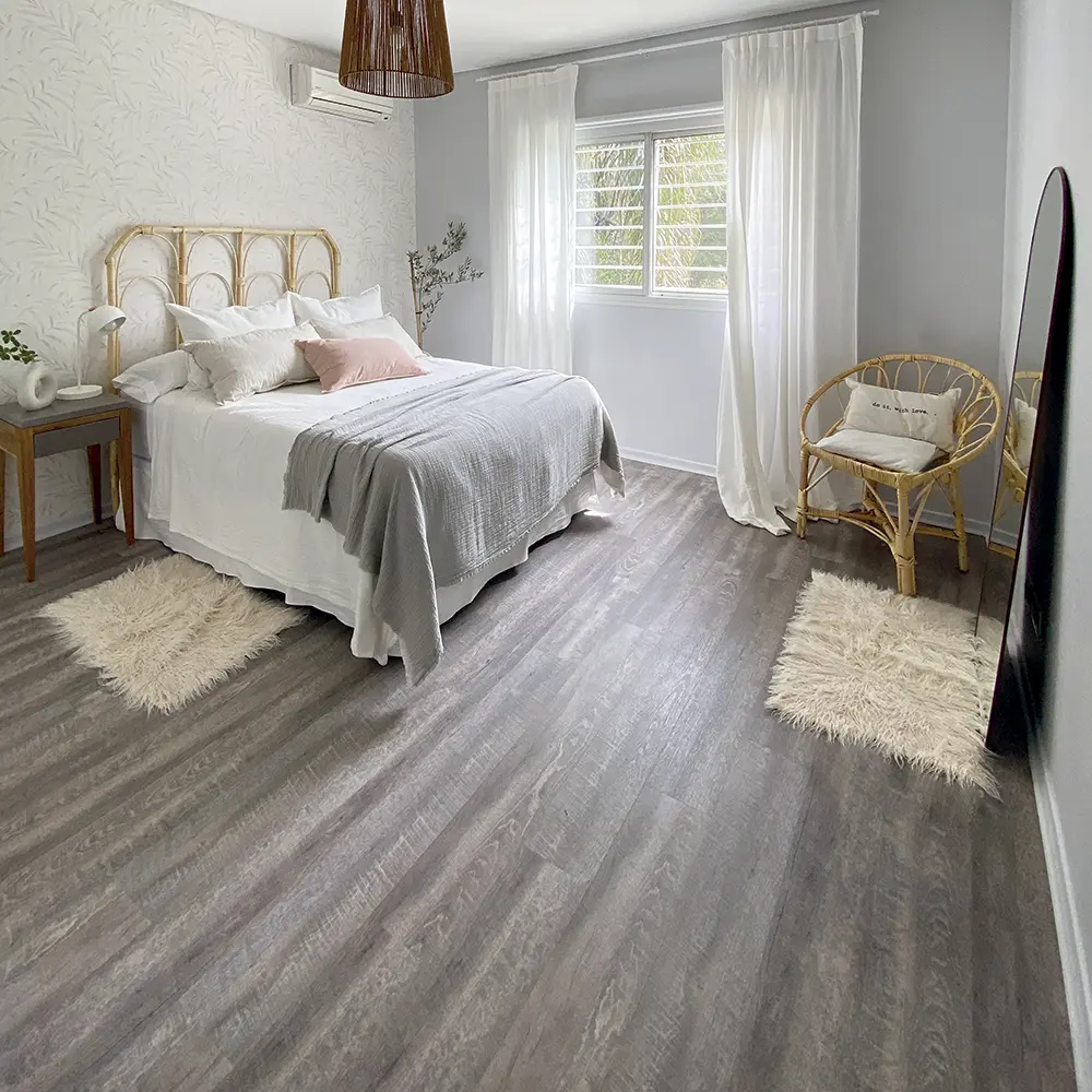 HarteFlooring-Pisos-SPC-Teca-4-5-6mm-Ambientada1